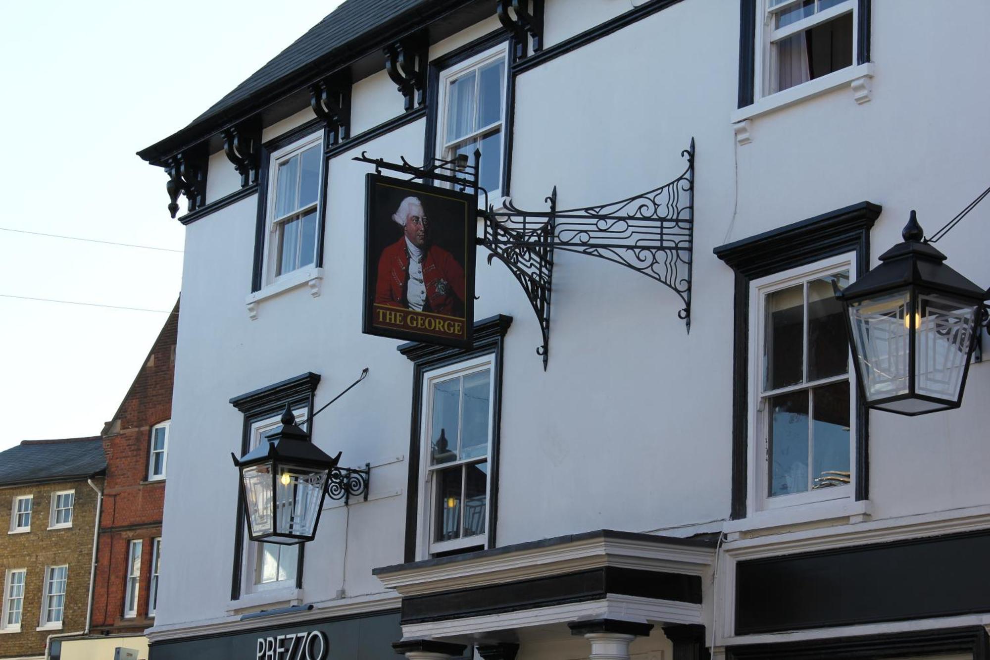 The George Hotel Stansted Airport Бишопс-Стортфорд Экстерьер фото