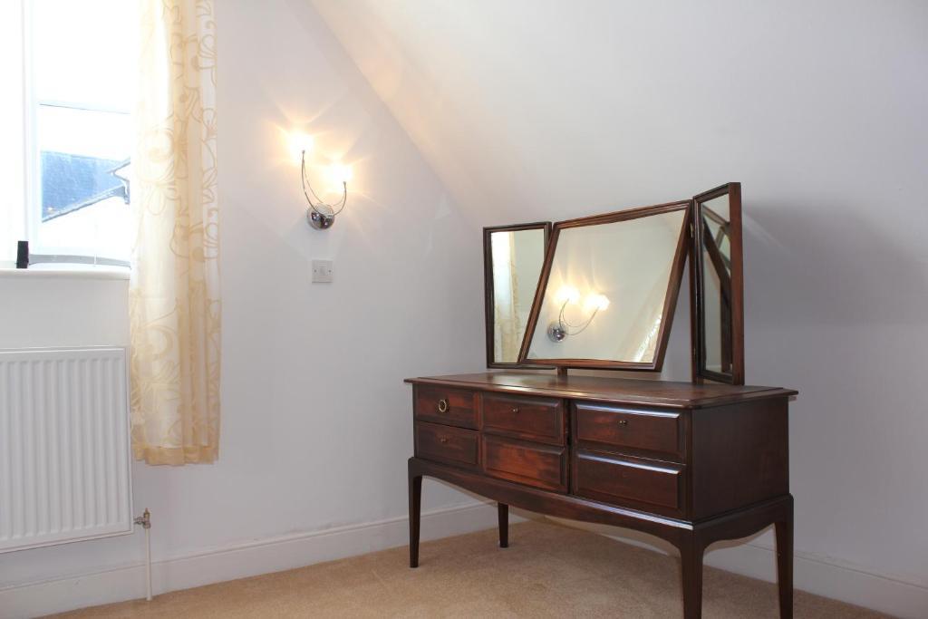 The George Hotel Stansted Airport Бишопс-Стортфорд Экстерьер фото